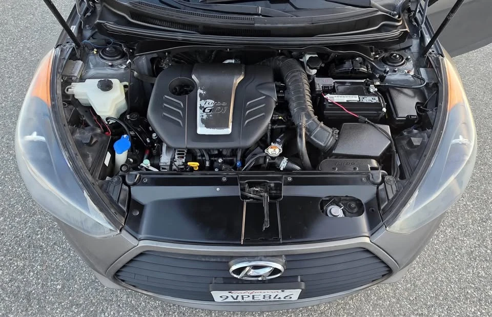 2015 Hyundai Veloster - Image 5 of 9