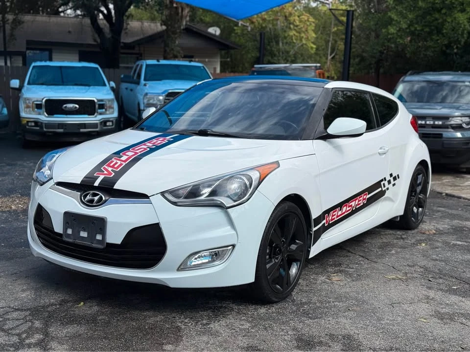 2015 Hyundai Veloster - Image 9 of 17