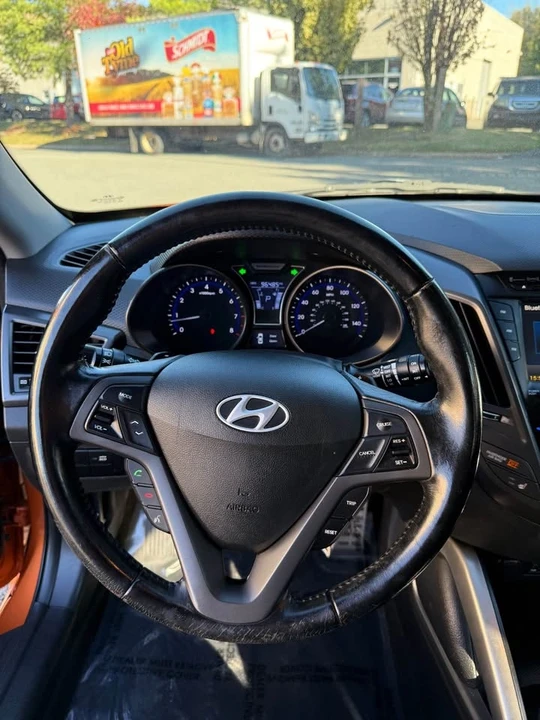 2015 Hyundai Veloster - Image 18 of 20