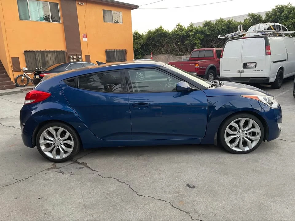 2015 Hyundai Veloster - Image 5 of 9