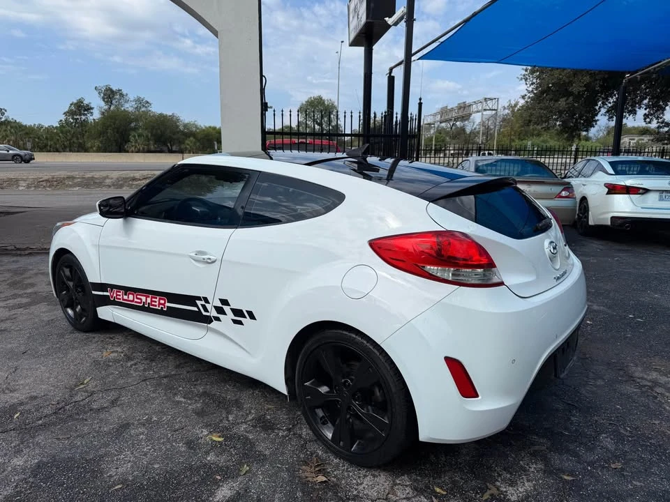 2015 Hyundai Veloster - Image 6 of 17