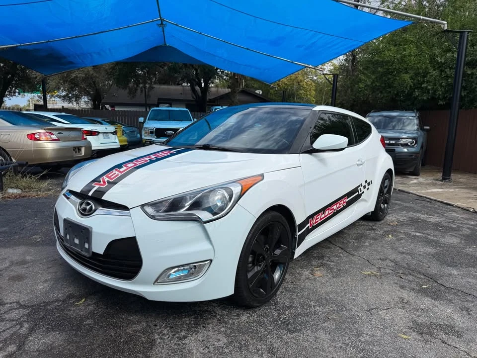 2015 Hyundai Veloster - Image 8 of 17
