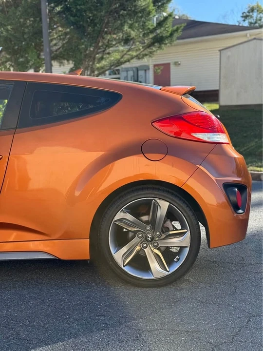 2015 Hyundai Veloster - Image 10 of 20