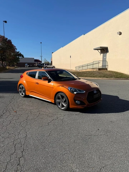 2015 Hyundai Veloster - Image 2 of 20