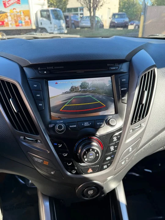 2015 Hyundai Veloster - Image 18 of 20