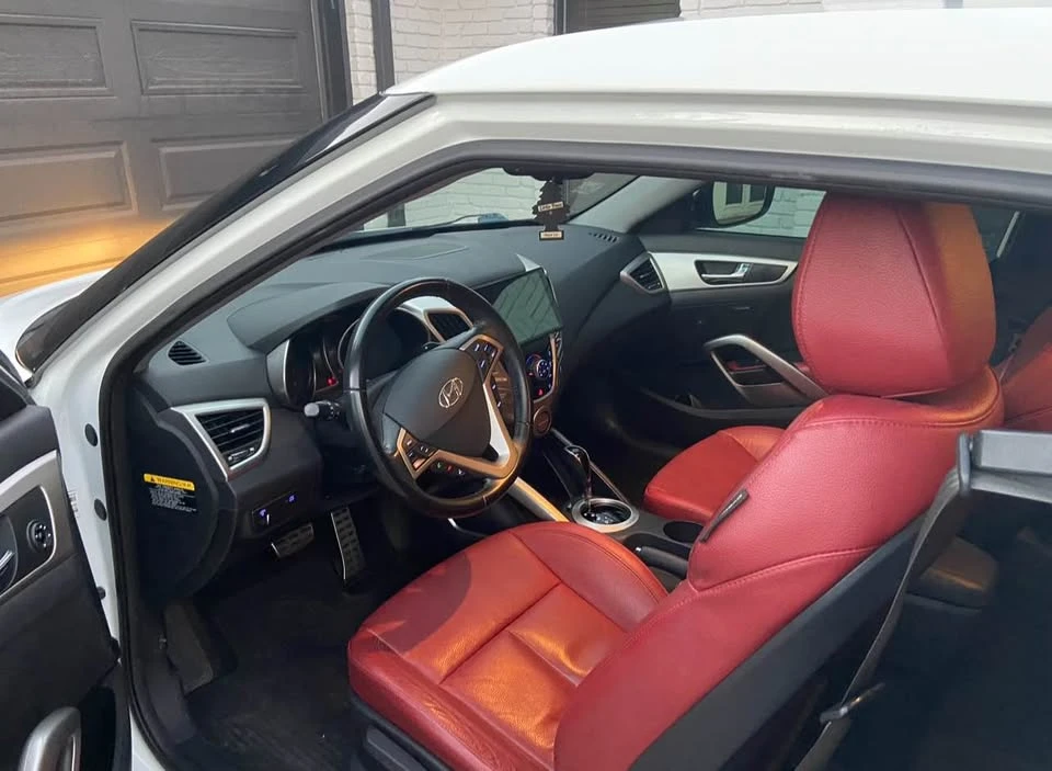 2015 Hyundai Veloster - Image 2 of 5