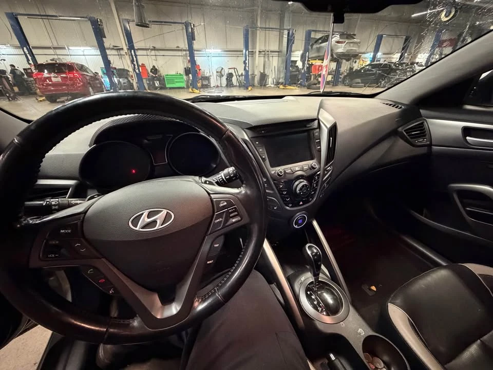 2015 Hyundai Veloster - Image 12 of 19