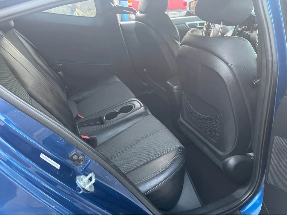 2015 Hyundai Veloster - Image 10 of 13