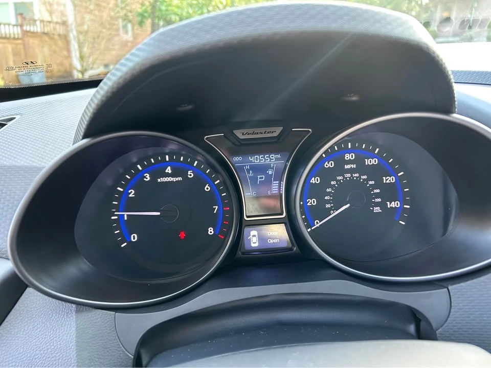 2015 Hyundai Veloster - Image 10 of 11