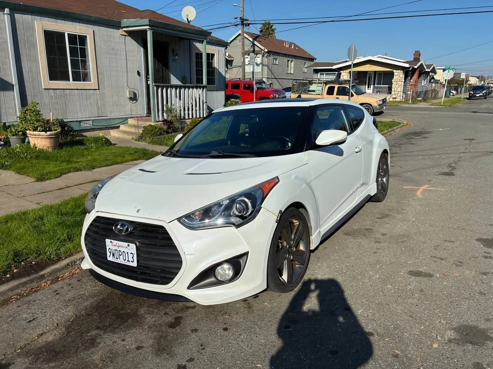 2015 Hyundai Veloster - Image 4 of 5
