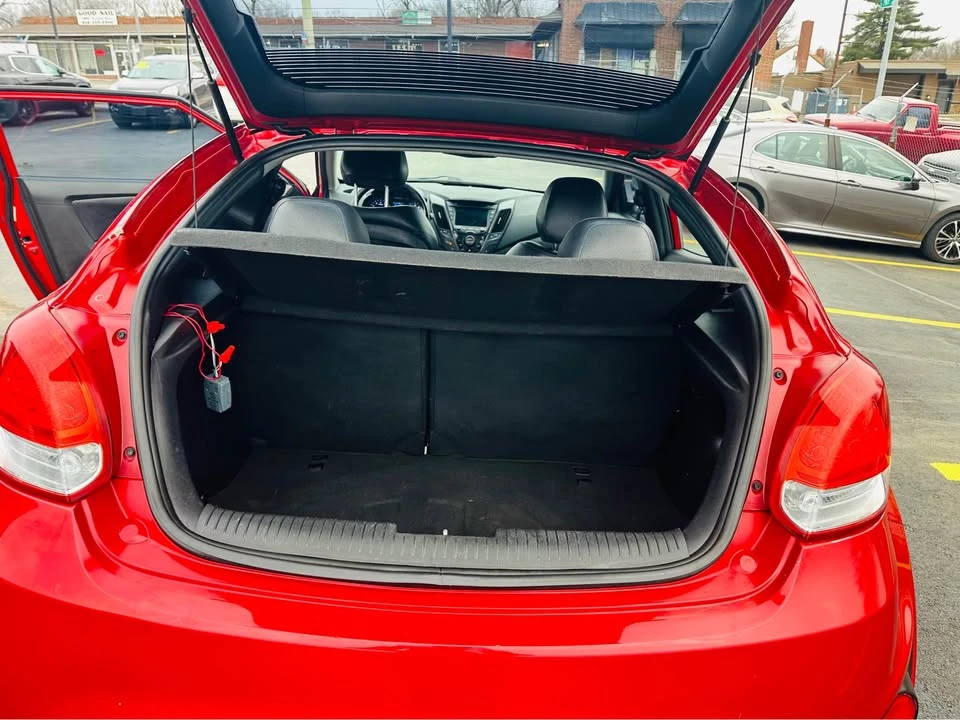 2015 Hyundai Veloster - Image 13 of 18
