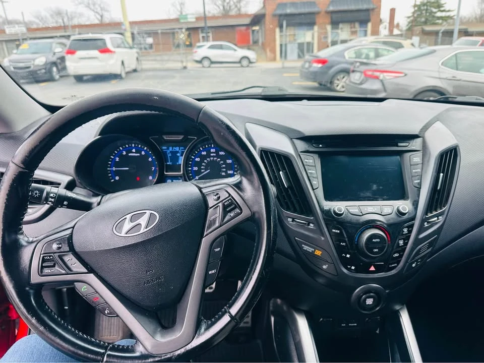 2015 Hyundai Veloster - Image 8 of 18