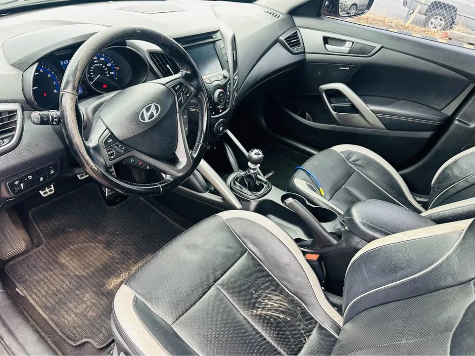 2015 Hyundai Veloster - Image 10 of 18