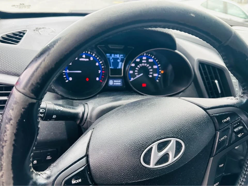 2015 Hyundai Veloster - Image 14 of 18