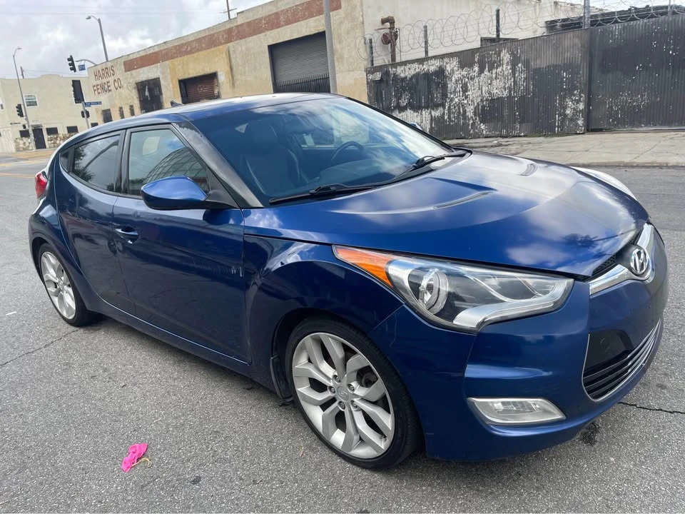 2015 Hyundai Veloster - Image 2 of 13