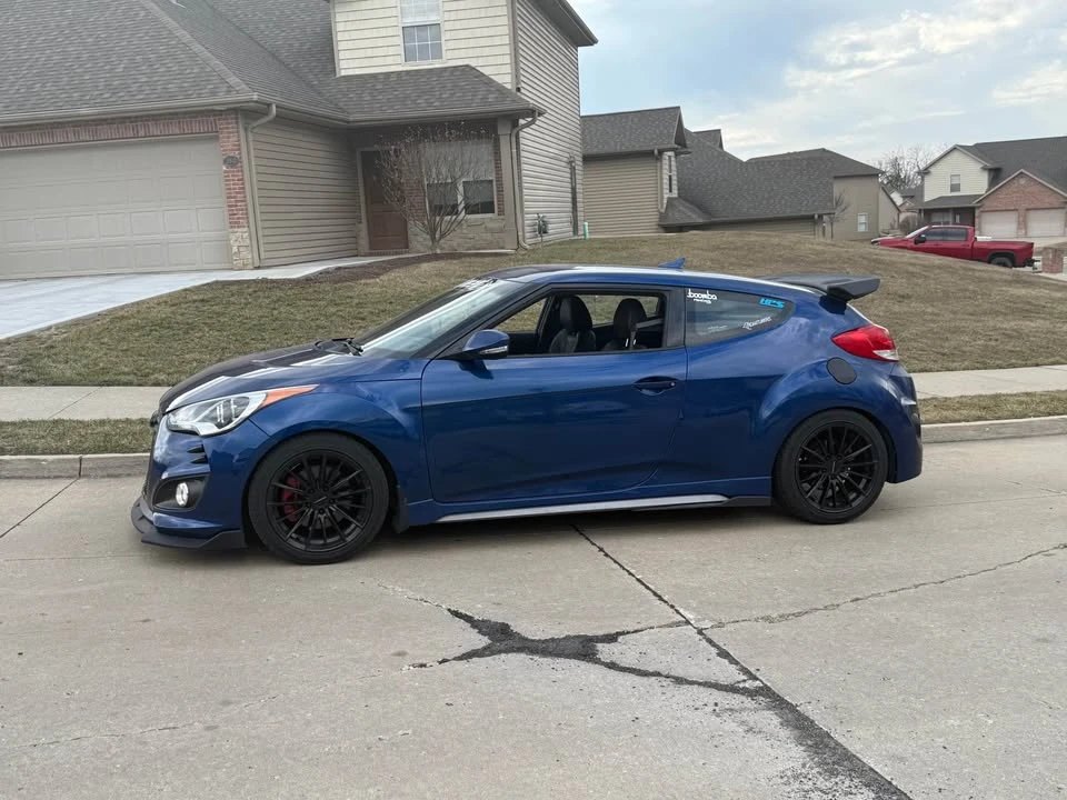2015 Hyundai Veloster - Image 2 of 9