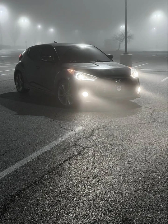 2015 Hyundai Veloster - Image 3 of 4