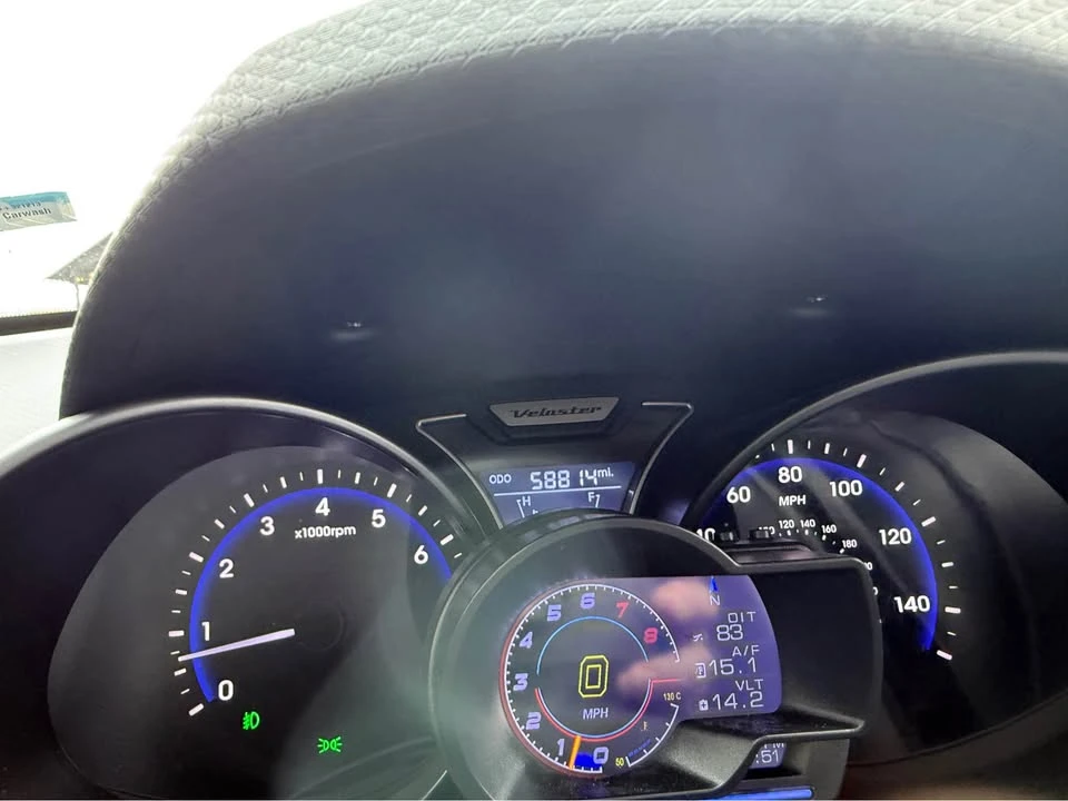 2015 Hyundai Veloster - Image 8 of 9