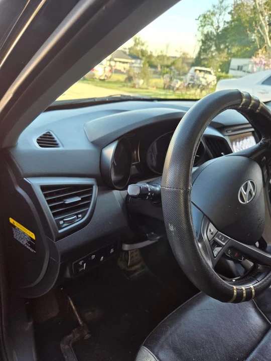 2015 Hyundai - Image 6 of 9