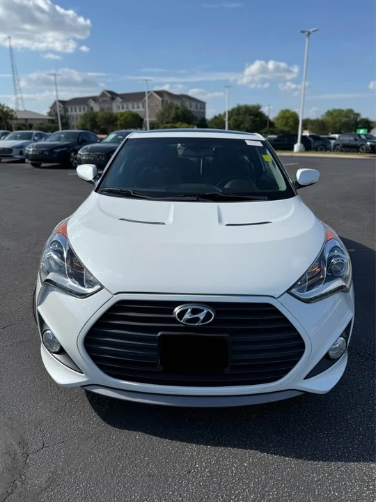 2015 Hyundai Veloster - Image 2 of 13