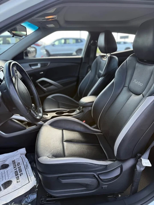 2015 Hyundai Veloster - Image 7 of 13