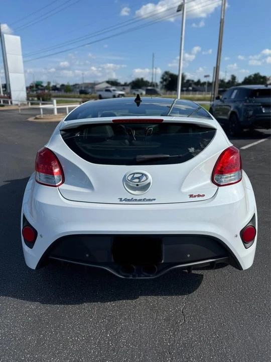 2015 Hyundai Veloster - Image 4 of 13