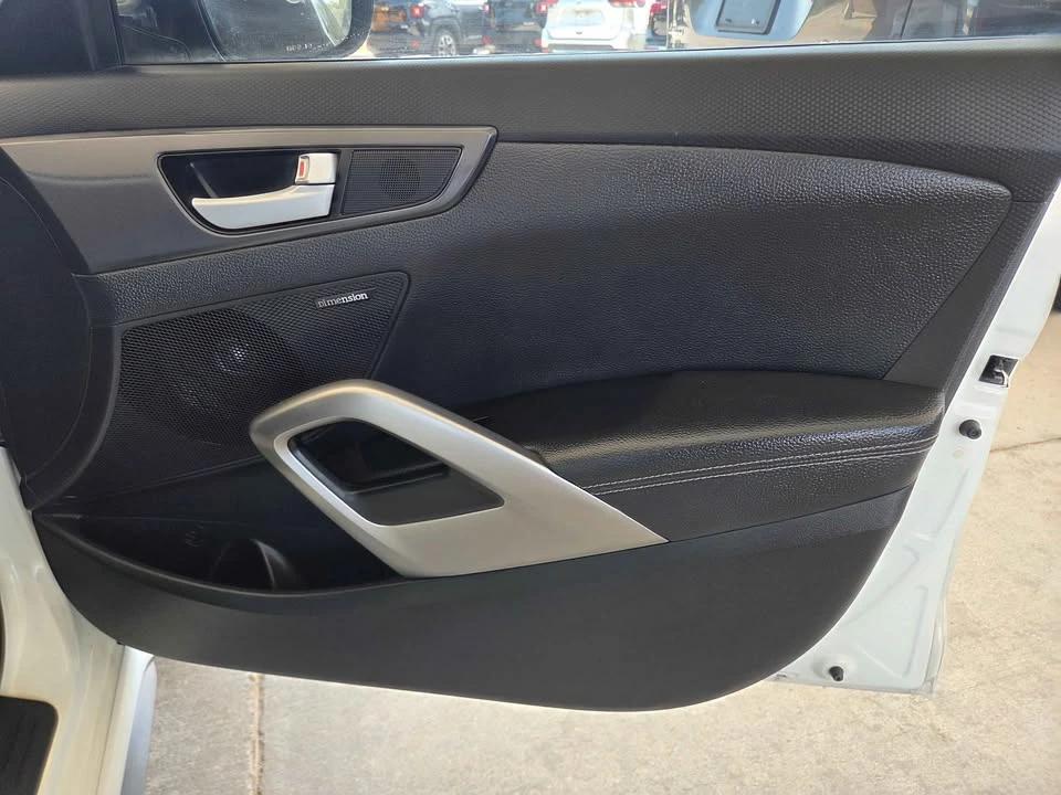 2015 Hyundai Veloster - Image 12 of 20