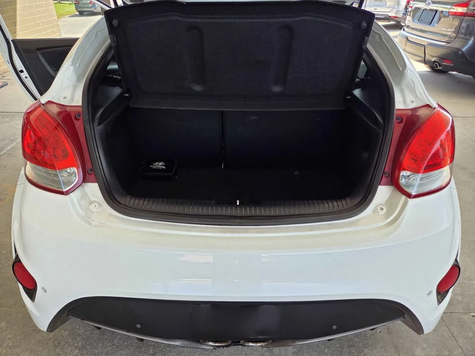 2015 Hyundai Veloster - Image 17 of 20