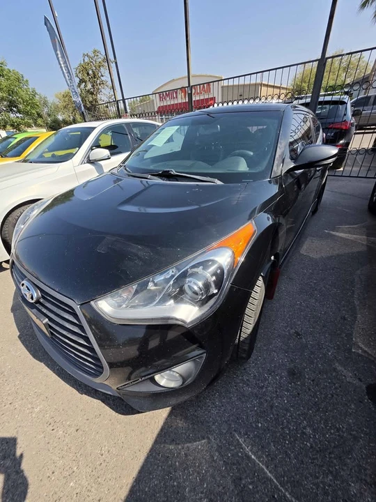 2015 Hyundai Veloster - Image 2 of 5