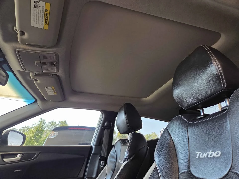 2015 Hyundai Veloster - Image 16 of 20