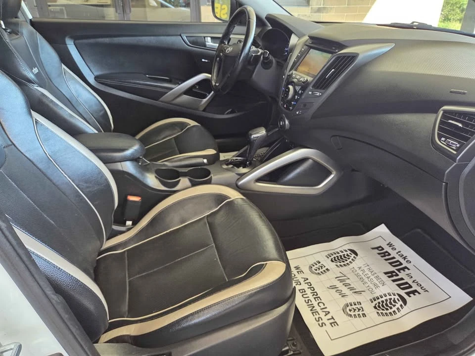 2015 Hyundai Veloster - Image 10 of 20