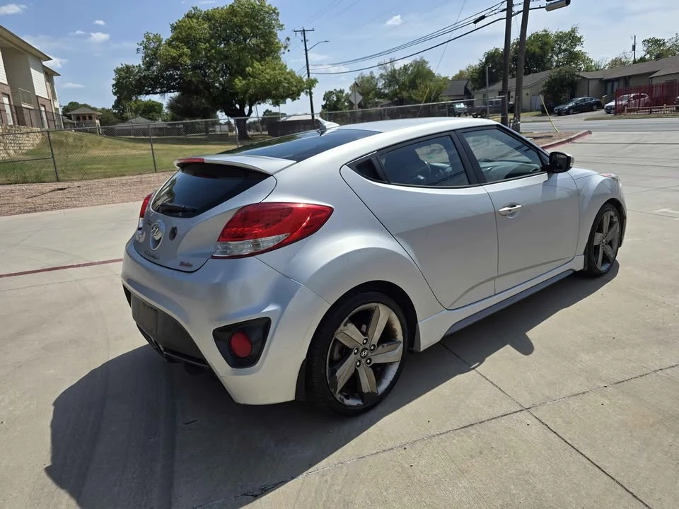 2015 Hyundai Veloster - Image 8 of 19