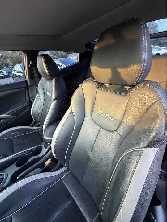 2015 Hyundai Veloster - Image 13 of 14