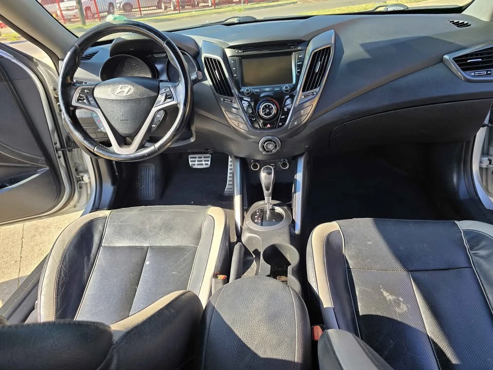2015 Hyundai Veloster - Image 13 of 19