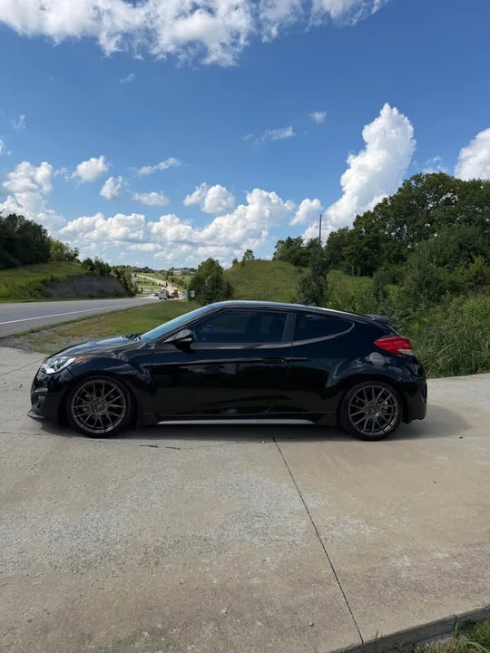 2015 Hyundai Veloster - Image 2 of 14