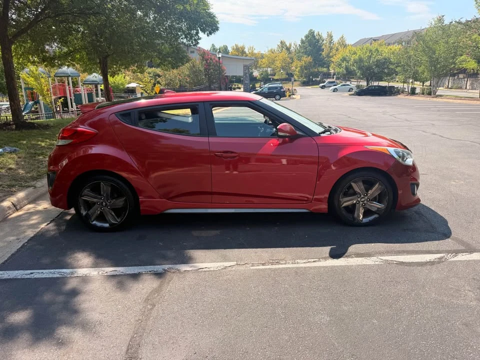 2015 Hyundai Veloster - Image 8 of 20