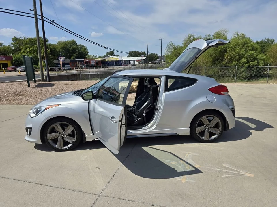 2015 Hyundai Veloster - Image 13 of 19