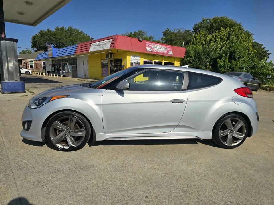 2015 Hyundai Veloster - Image 4 of 19