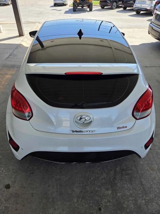2015 Hyundai Veloster - Image 7 of 20