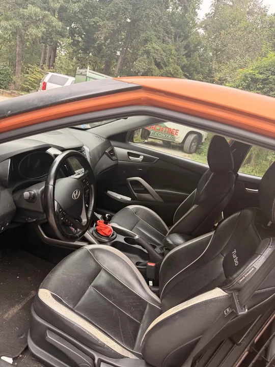 2015 Hyundai Veloster - Image 2 of 5
