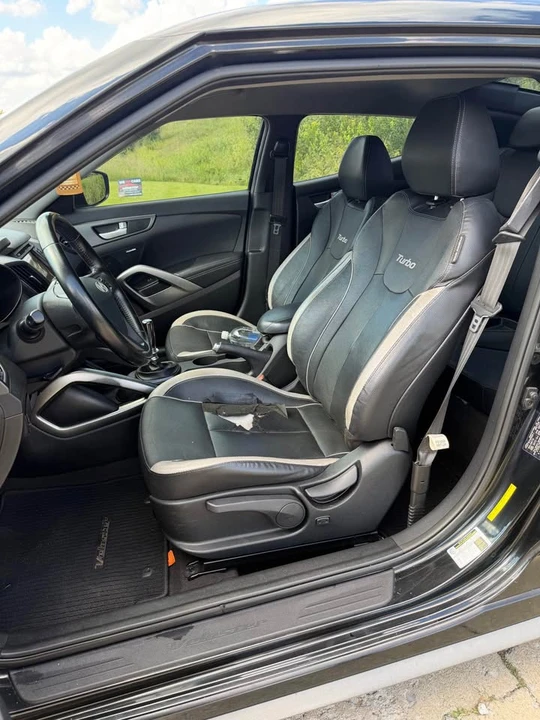 2015 Hyundai Veloster - Image 9 of 14