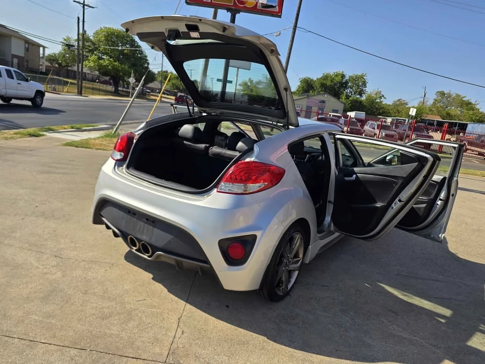 2015 Hyundai Veloster - Image 9 of 19