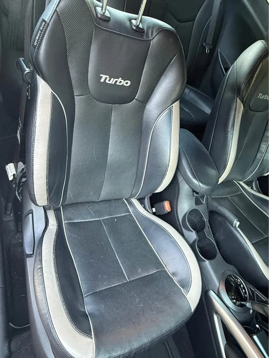 2015 Hyundai Veloster - Image 13 of 14
