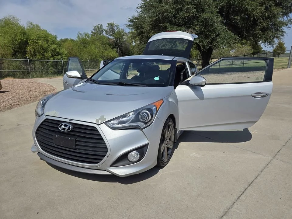 2015 Hyundai Veloster - Image 15 of 19
