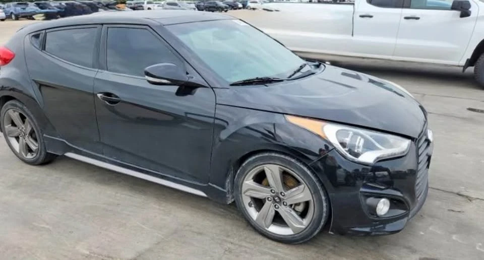 2015 Hyundai Veloster - Image 2 of 8