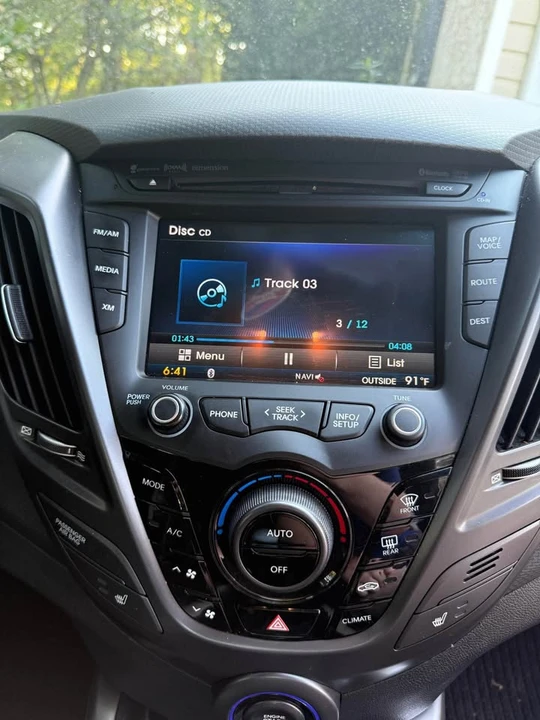 2015 Hyundai Veloster - Image 4 of 14