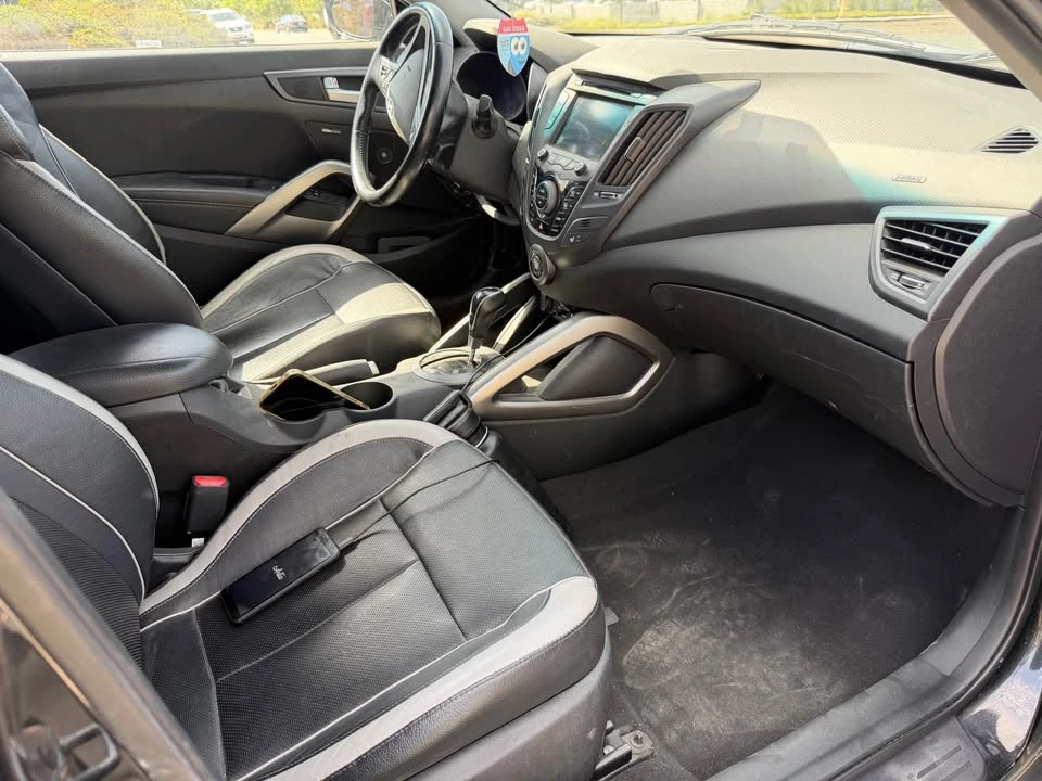 2015 Hyundai Veloster - Image 8 of 12