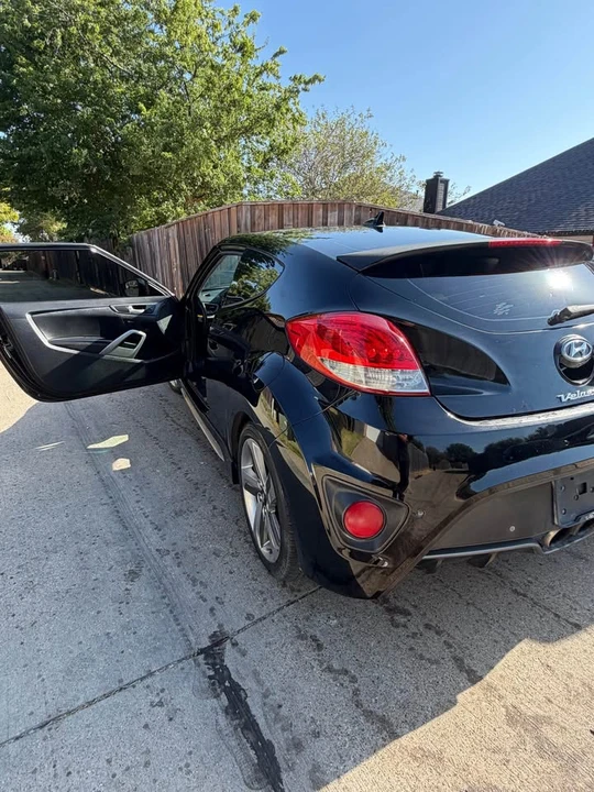 2015 Hyundai Veloster - Image 4 of 8