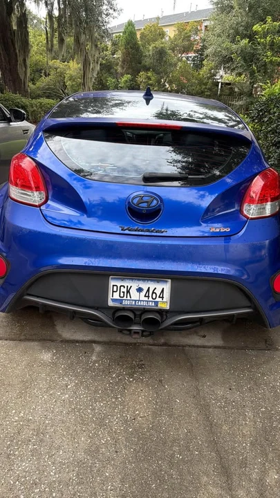 2015 Hyundai Veloster - Image 2 of 3