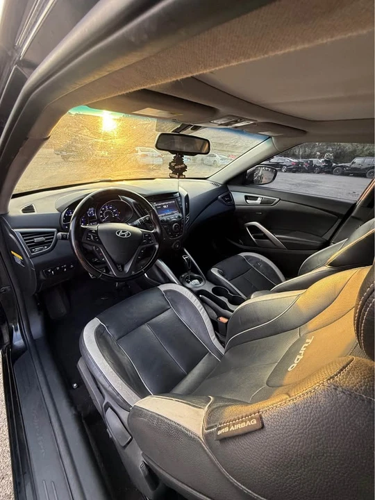 2015 Hyundai Veloster - Image 11 of 14